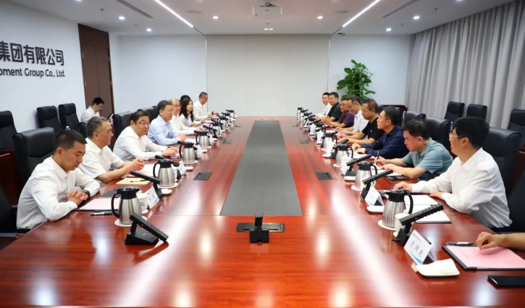 中國電氣裝備黨委書記、董事長李洪鳳會見陜西省人大常委會副主任、寶雞市委書記楊廣亭