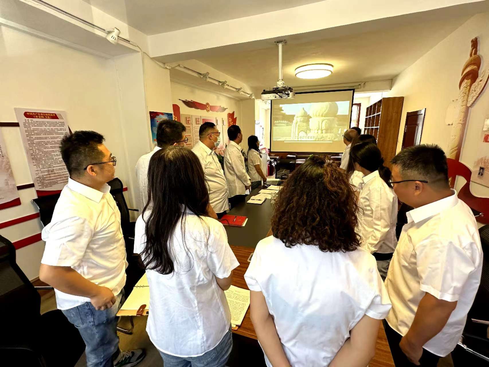 內(nèi)蒙古烏海海金電力勘測(cè)設(shè)計(jì)有限責(zé)任公司黨支部開展“銘記歷史 砥礪前行”主題黨日活動(dòng)