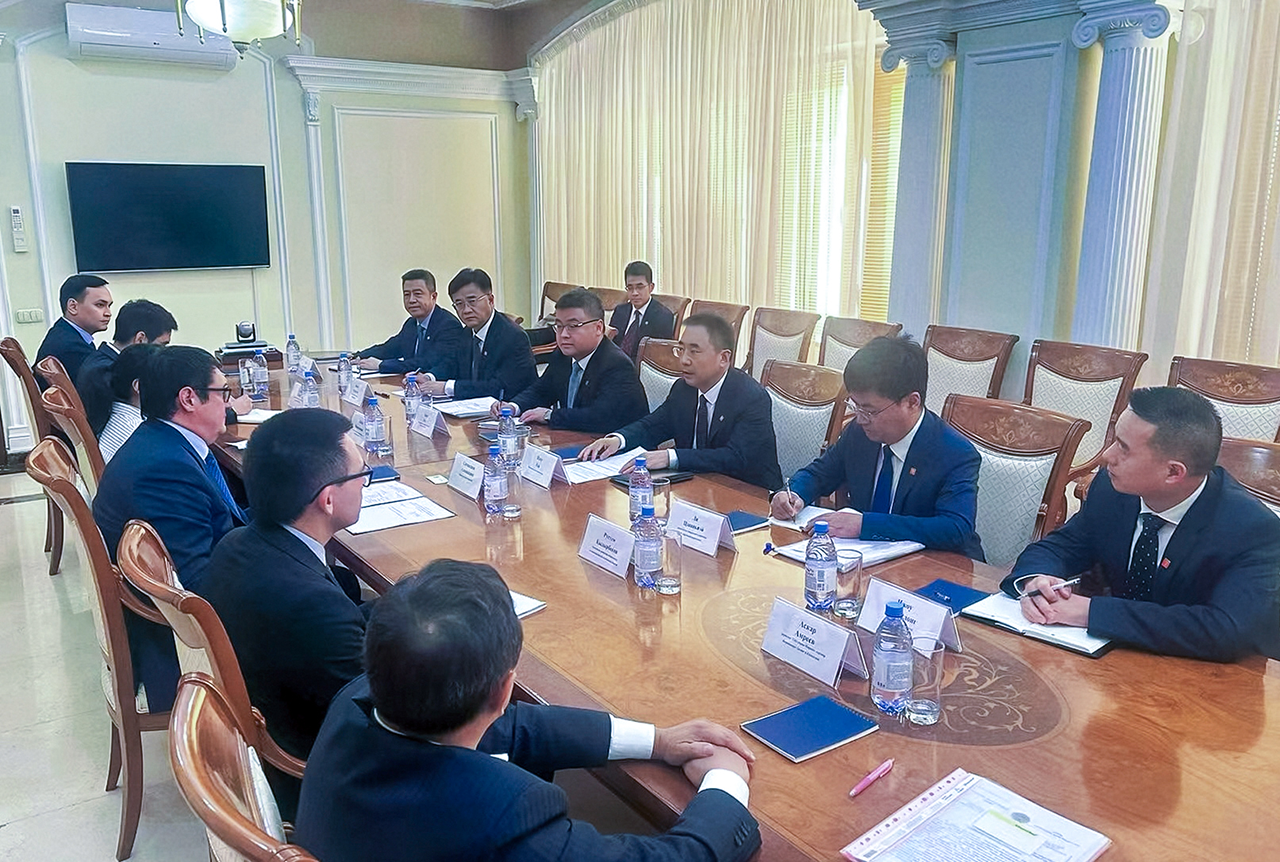 大唐集團(tuán)黨組書記、董事長鄒磊與哈薩克斯坦能源部部長薩特卡里耶夫舉行會談