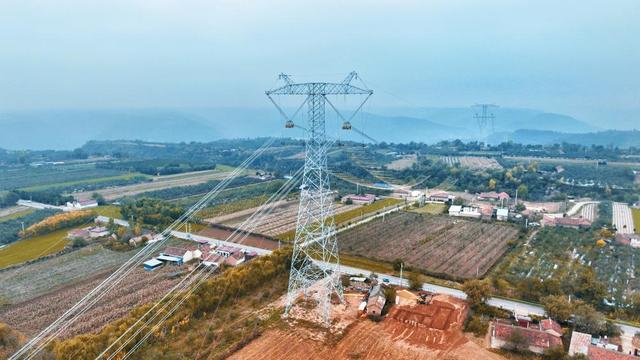 隴電入魯特高壓工程甘肅段全線(xiàn)架通