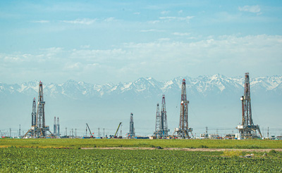 中國石油新疆油田加大勘探開發(fā)力度、推動綠色智能轉(zhuǎn)型