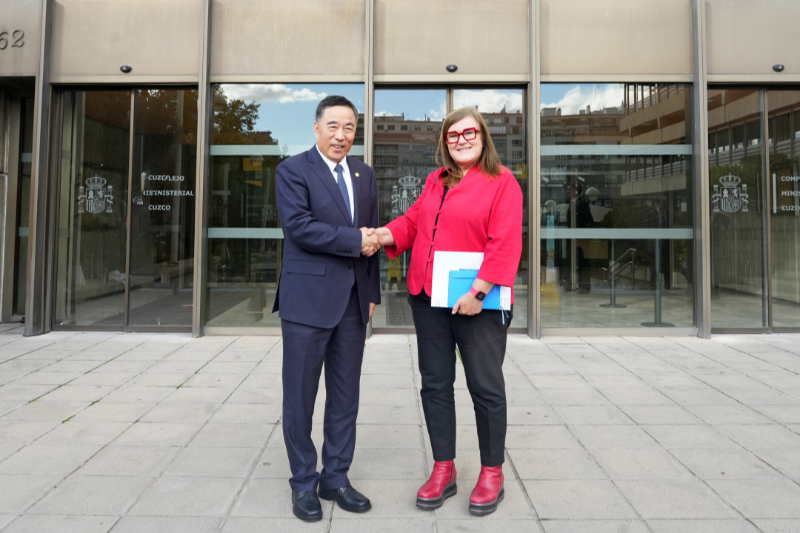 中國能建黨委書記、董事長宋海良與西班牙科學(xué)、創(chuàng)新與大學(xué)部秘書長特雷莎會(huì)談