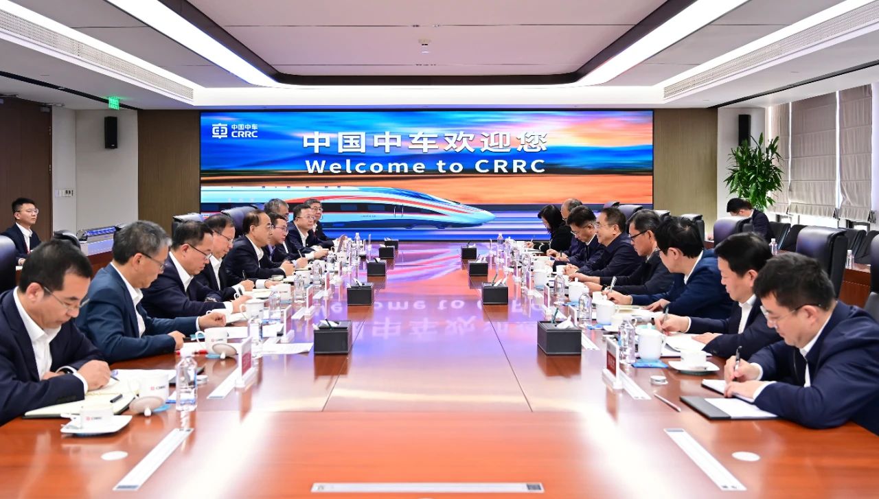 大唐集團(tuán)黨組書記、董事長鄒磊與中國中車黨委書記、董事長孫永才座談交流