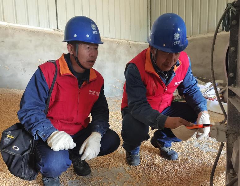 甘肅省古浪縣:雪天上門服務為合作社復電