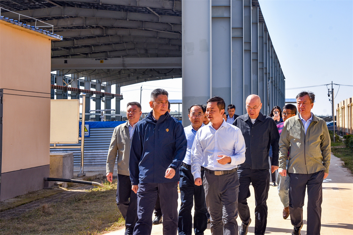 華潤集團副總經(jīng)理韓躍偉赴華潤赤壁鄉(xiāng)村振興示范區(qū)、華潤電力咸寧公司調(diào)研