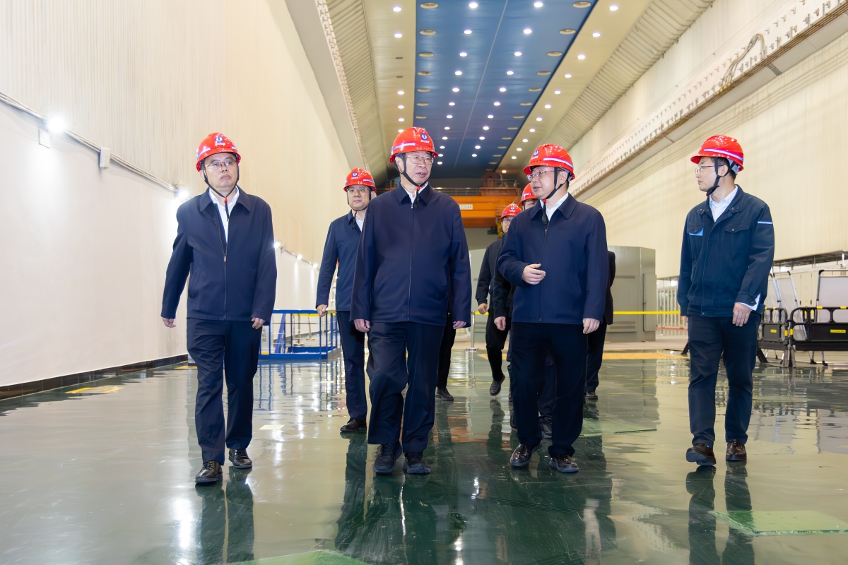 三峽集團董事長、黨組書記劉偉平赴清江梯級水電站調研