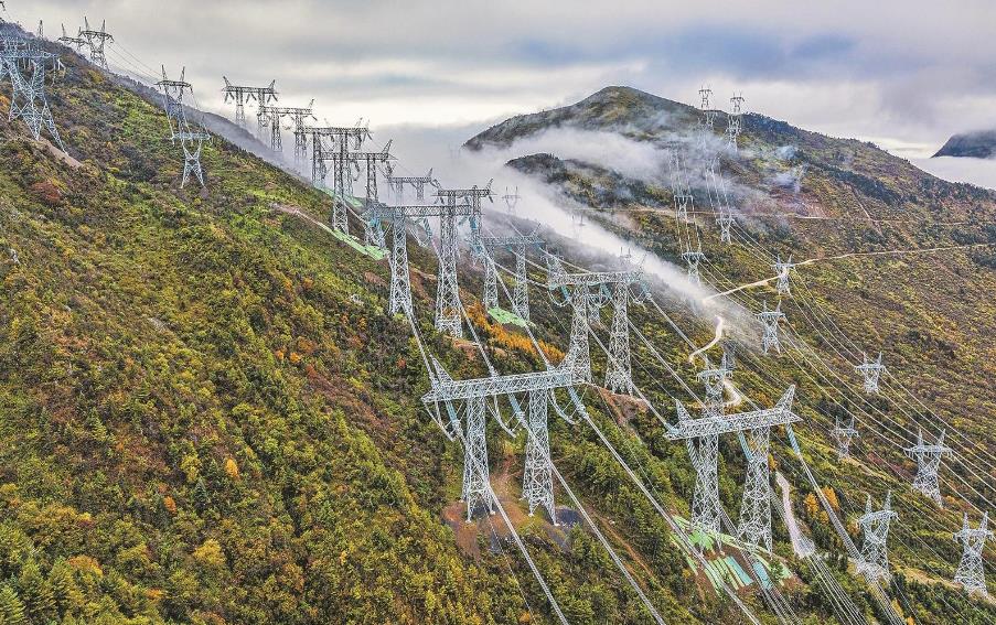 川渝、金上特高壓工程“6+4”重大檢修及特高壓施工跨越如期完成