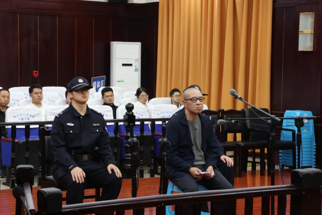 貴州電網(wǎng)原專職董事徐銘受賄、行賄案一審宣判