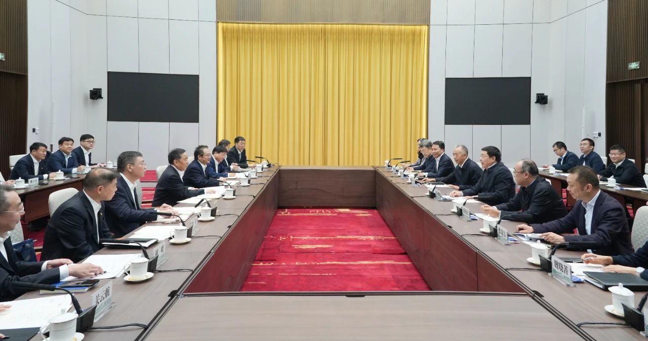 中國(guó)能建黨委書記、董事長(zhǎng)宋海良與國(guó)家電網(wǎng)董事長(zhǎng)、黨組書記張智剛會(huì)談