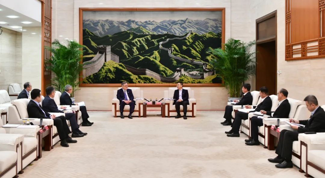 大唐集團(tuán)黨組書記、董事長(zhǎng)鄒磊與日立制作所取締役會(huì)長(zhǎng)東原敏昭會(huì)談