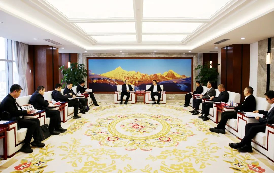 大唐云南公司黨委書(shū)記、董事長(zhǎng)王繼才與水電六局黨委書(shū)記、董事長(zhǎng)翟萬(wàn)全會(huì)談