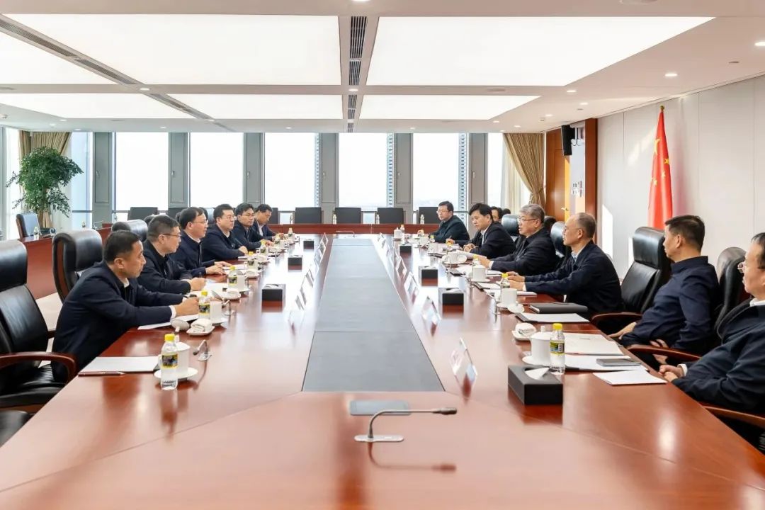 國家能源集團黨組書記、董事長劉國躍與中國大唐黨組副書記、總經(jīng)理張傳江會談