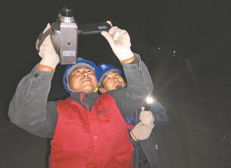 青海貴南縣：零下15攝氏度，冬夜巡檢保供電