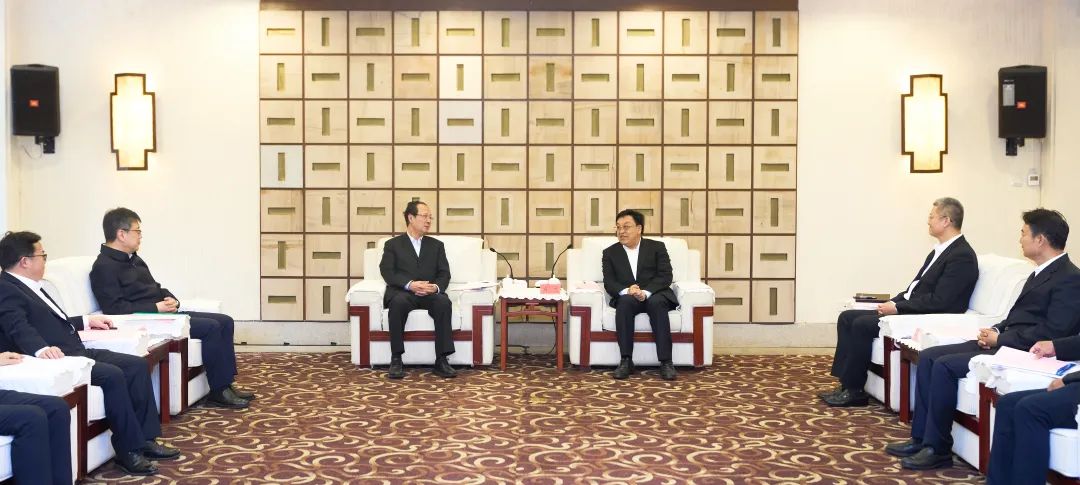 中國(guó)電建黨委書(shū)記、董事長(zhǎng)丁焰章拜會(huì)海南省委書(shū)記馮飛