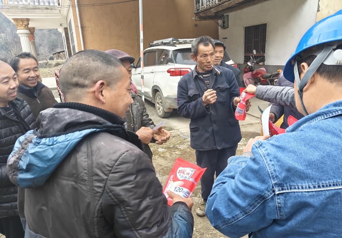 國網(wǎng)鎮(zhèn)巴縣供電公司用好席緒良“三件寶” 服務(wù)“走心”更“暖心”