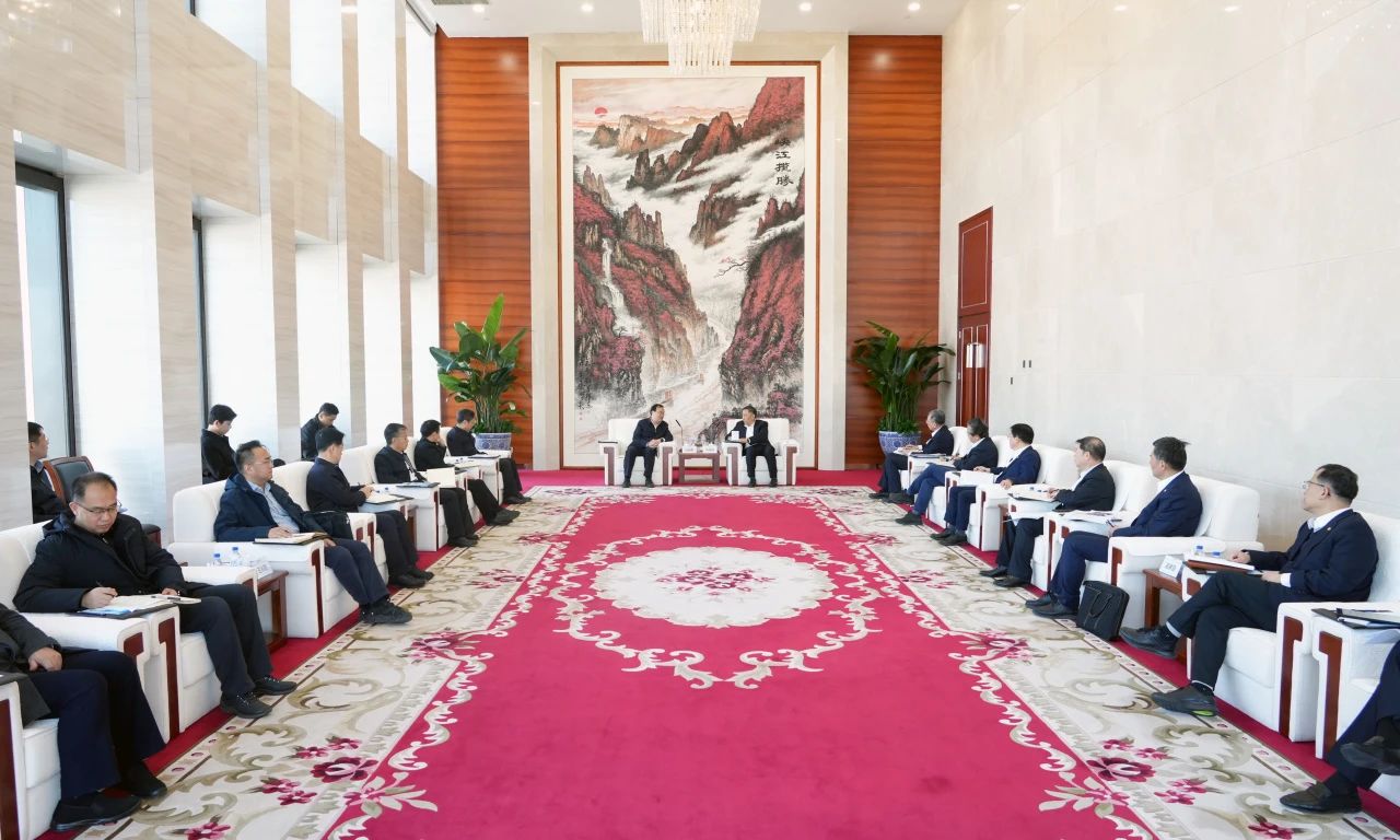 中國能建董事長宋海良、總經(jīng)理倪真與中國南水北調(diào)集團(tuán)董事長汪安南、總經(jīng)理孫志禹會談