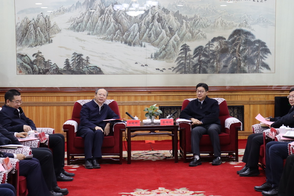 中國電建黨委常委、副總經(jīng)理徐鵬程拜會(huì)青海省委常委、副省長張錦剛