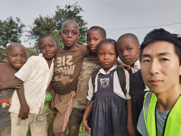 水電一局烏干達(dá)項(xiàng)目榮獲烏干達(dá)中國商會“社會責(zé)任貢獻(xiàn)獎”