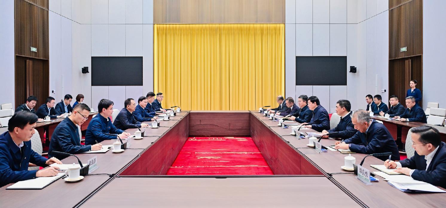 中國大唐集團(tuán)董事長鄒磊、總經(jīng)理張傳江與國家電網(wǎng)董事長張智剛、總經(jīng)理龐驍剛會談