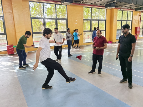 【新春走基層】熱熱鬧鬧過大年，海外堅(jiān)守迎新春