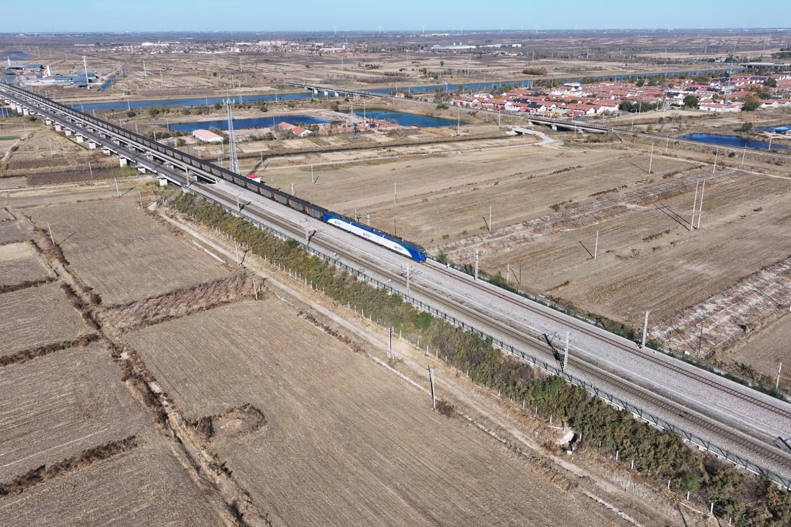 朔黃鐵路黃驊港站年累煤運(yùn)量突破2000萬(wàn)噸