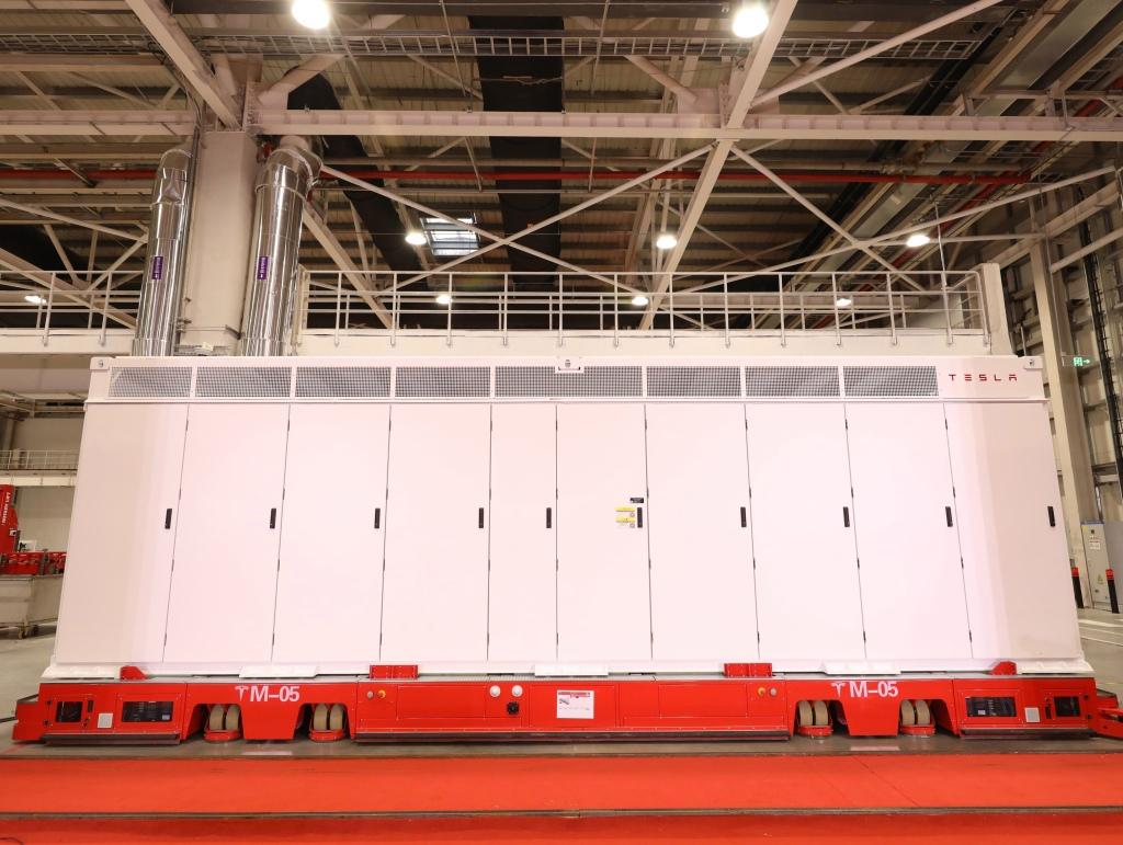 拿下全球電池儲(chǔ)能系統(tǒng)市場(chǎng)份額第一后，馬斯克再度來(lái)中國(guó)解產(chǎn)能之困