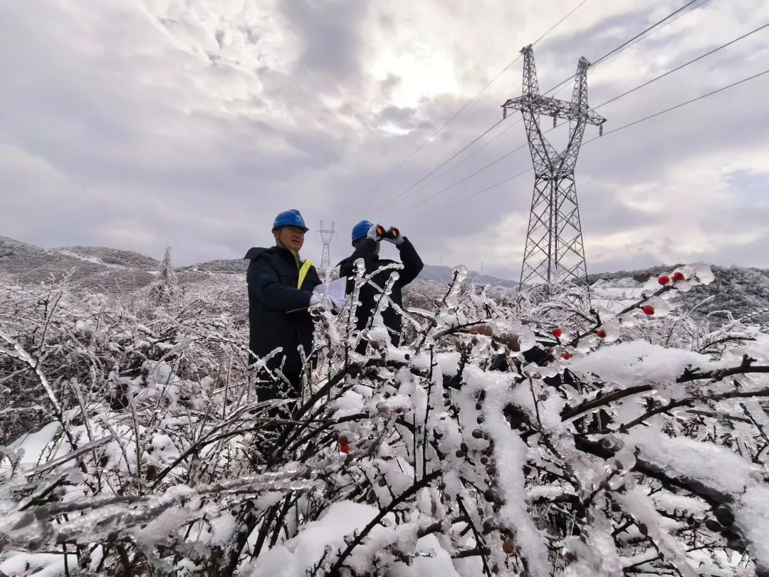 南方電網(wǎng)科技抗冰 讓冰雪“看得見、除得掉、防得住”