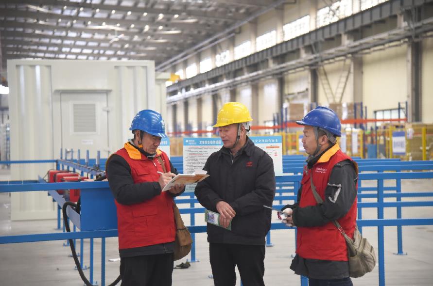 國(guó)網(wǎng)河南電力“滿(mǎn)格電”護(hù)航企業(yè)復(fù)工復(fù)產(chǎn)