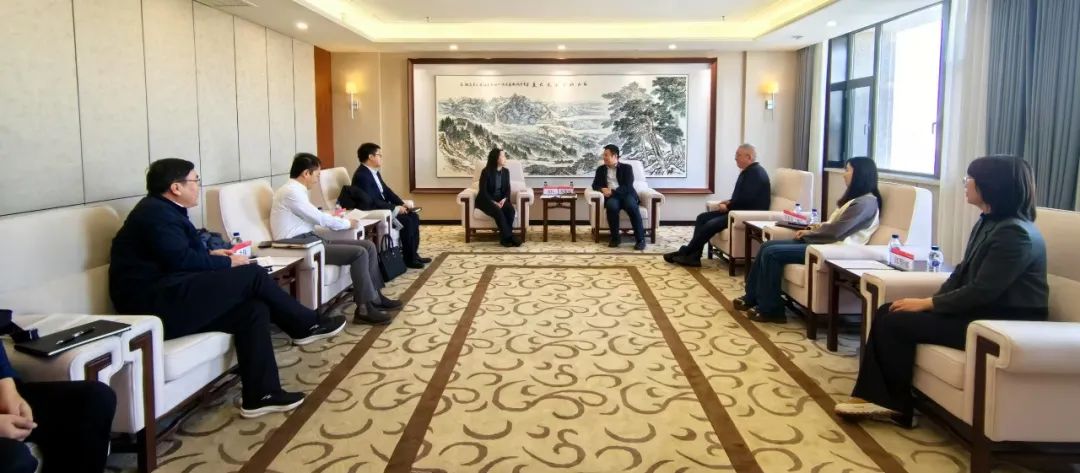 中國農(nóng)業(yè)銀行吉林省分行黨委委員、副行長兼長春分行黨委書記、行長曹紅一行拜訪華電吉林公司