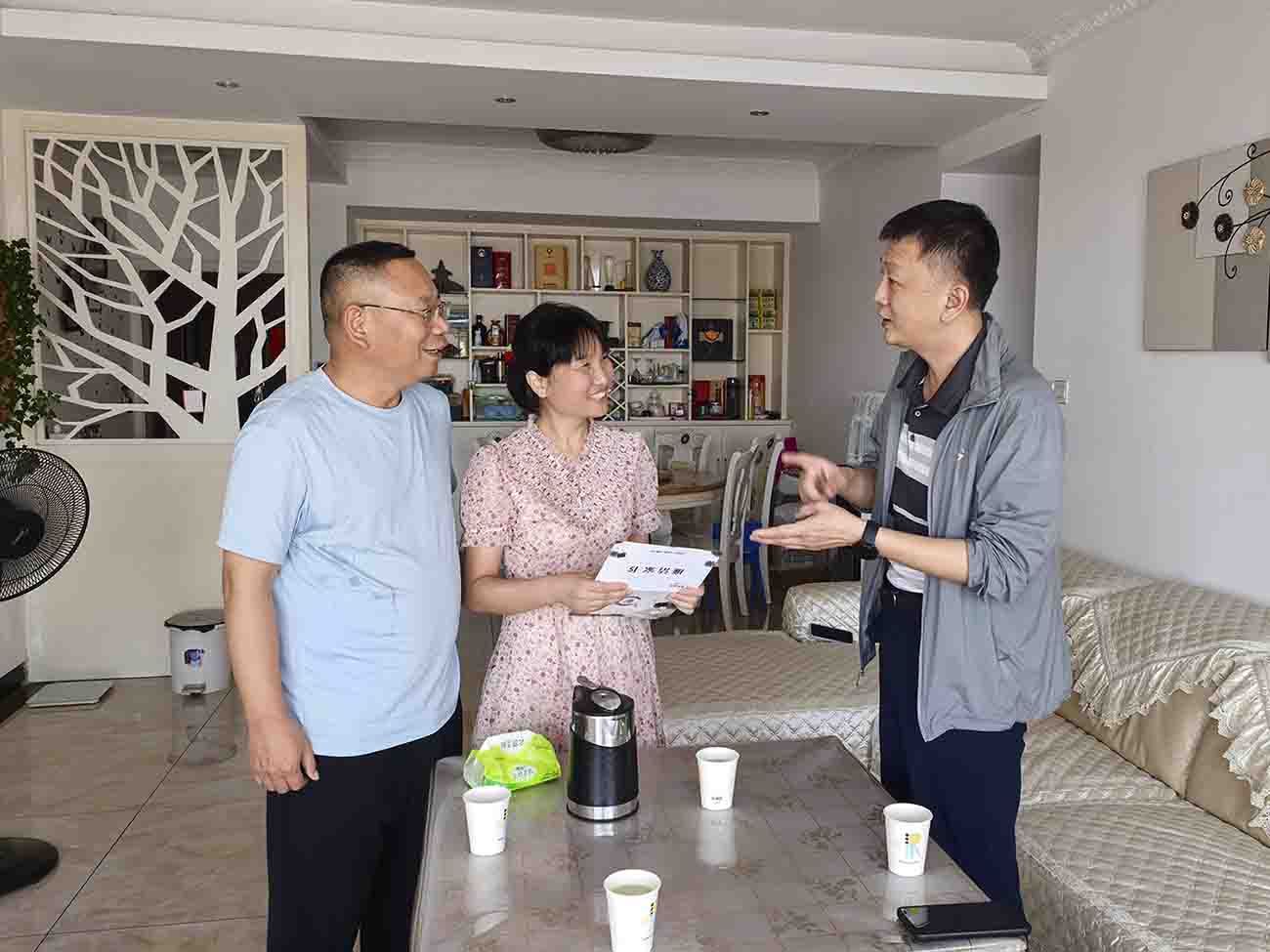 華潤(rùn)電力漣源公司開(kāi)展廉潔家訪活動(dòng)