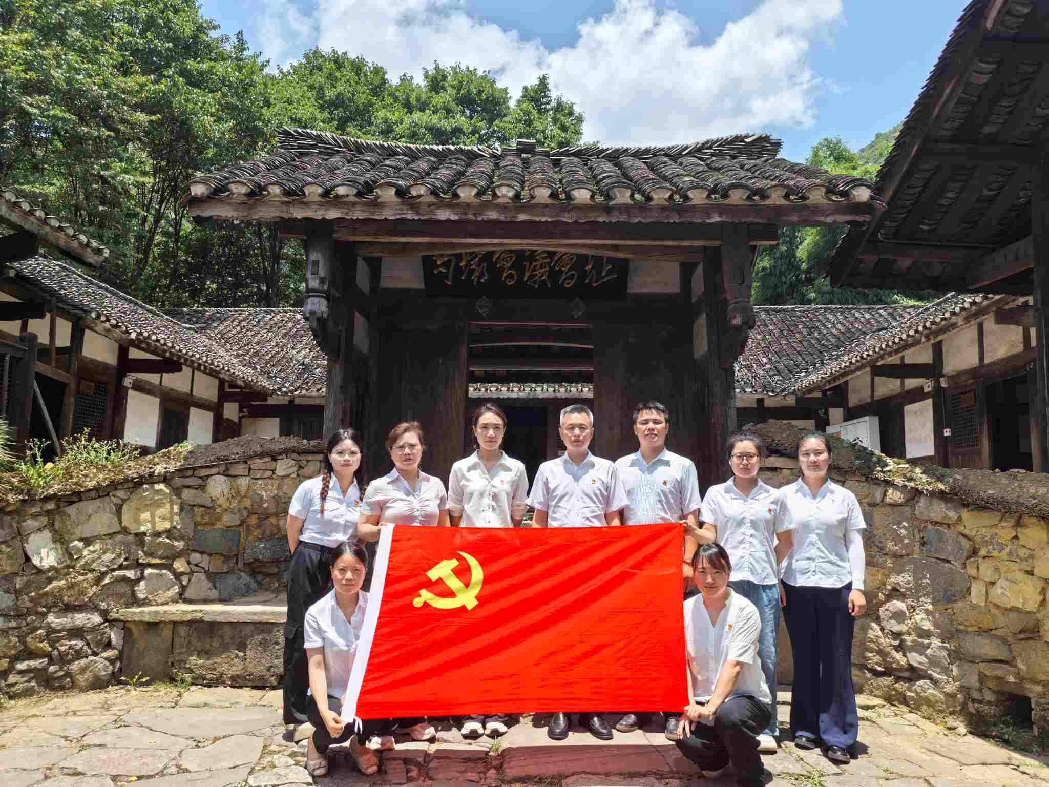 中國電建地產(chǎn)西南區(qū)域黨委：傳承紅色基因 踐行初心使命