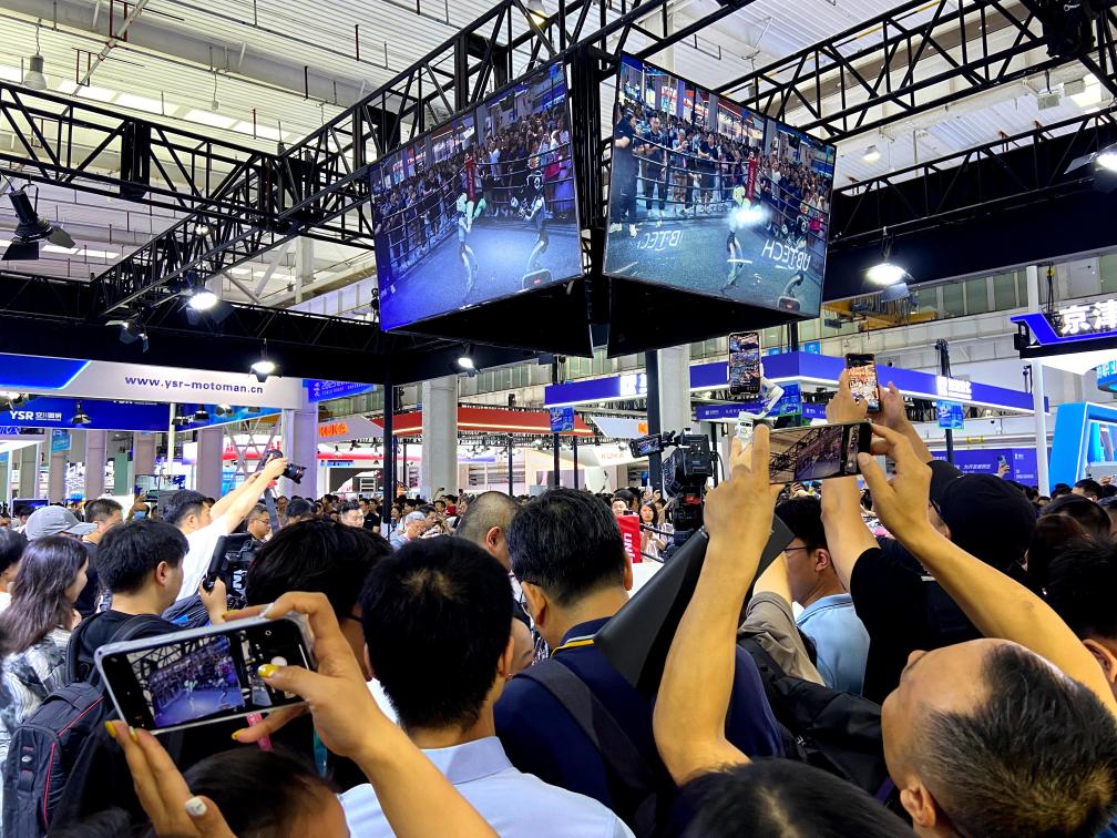 在北京，見(jiàn)證一場(chǎng)機(jī)器人的“狂歡”