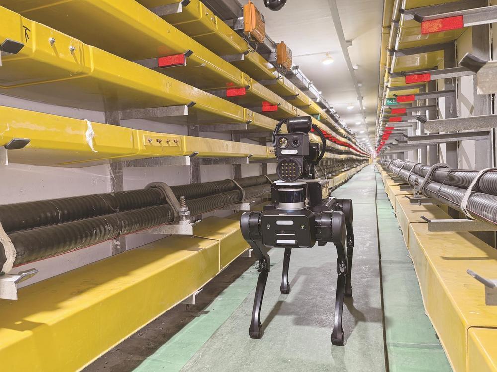 冀北地區(qū)電纜隧道內(nèi)首次應(yīng)用四足式機(jī)器人開展智能化、無人化巡檢