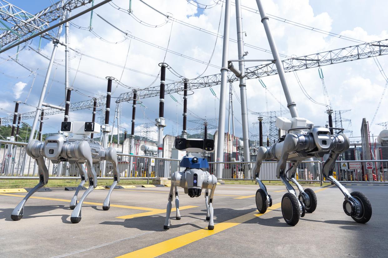 深圳電網(wǎng)機(jī)器人軍團(tuán)多棲作戰(zhàn)，力保十五運(yùn)會(huì)電力無(wú)憂